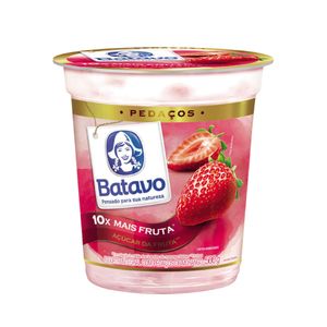 Iogurte Integral Batavo Pedaços Morango Pote 450g